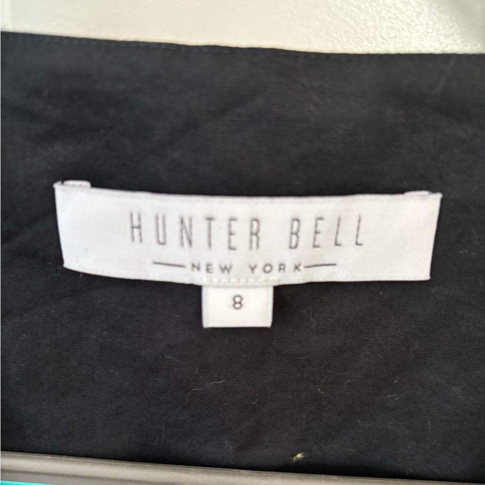Hunter Bell V neck polished top